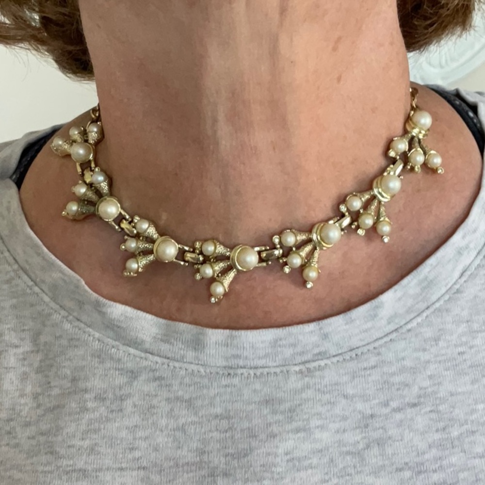 Vintage KRAMER pearl and rhinstone necklace